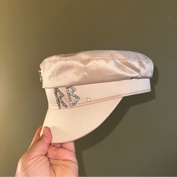 Cream and Silver Hat Accessories - Picture 1 of 9